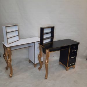میز ناخن همراه با استند لاک
